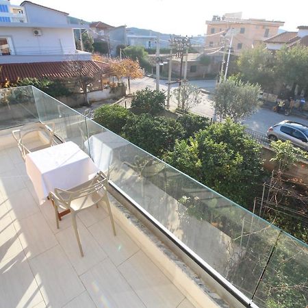 Vision 4 Ksamil Villa Apartments And Rooms Bagian luar foto