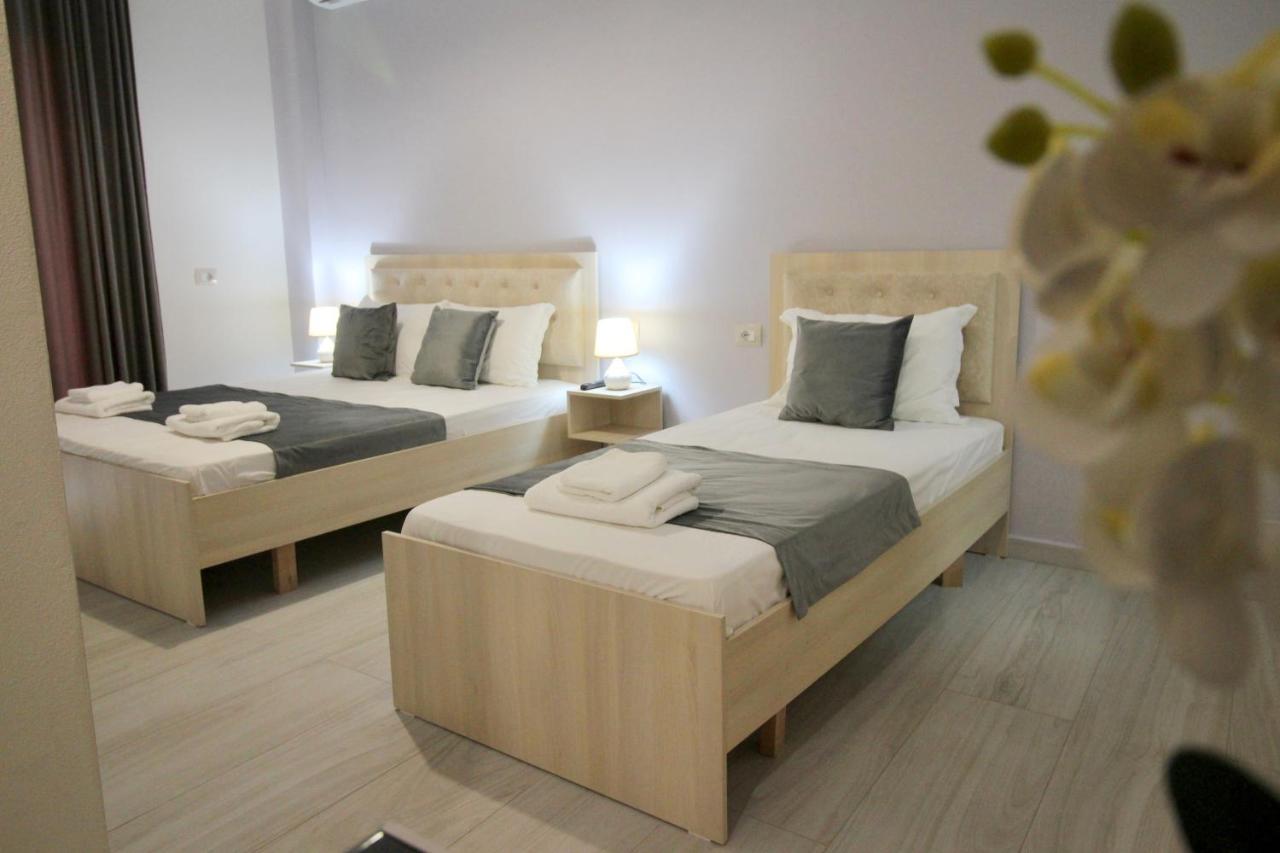 Vision 4 Ksamil Villa Apartments And Rooms Bagian luar foto