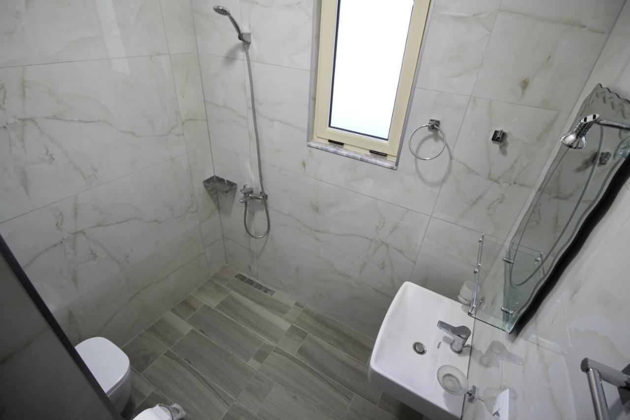 Vision 4 Ksamil Villa Apartments And Rooms Bagian luar foto