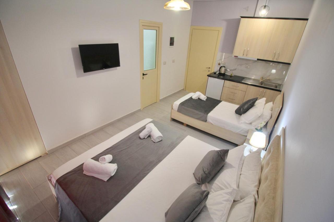 Vision 4 Ksamil Villa Apartments And Rooms Bagian luar foto